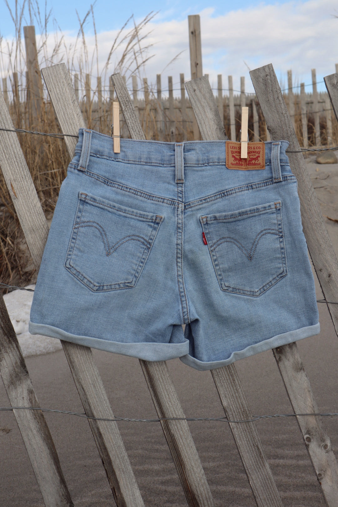 Levi’s Shorts - Size 25