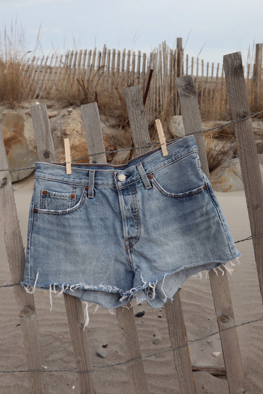 Levi’s Shorts - Size 27