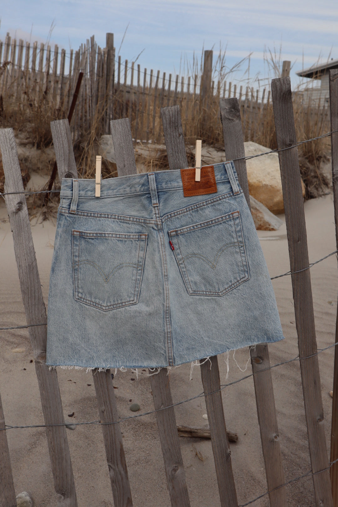 Levi’s Zip Up Skirt - Size 26