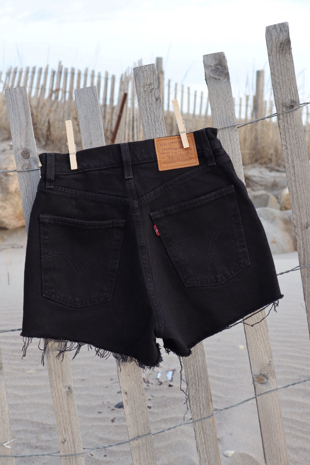 Levi’s Shorts - Size 23