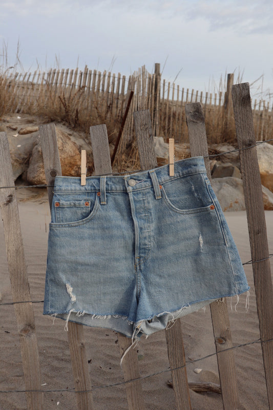 Levi’s Shorts - Size 27