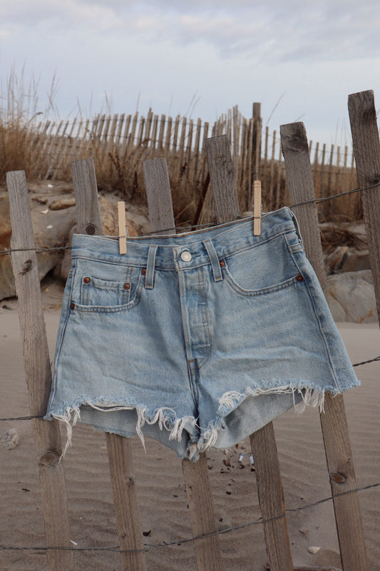 Levi’s Shorts- Size 26