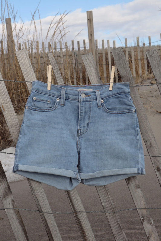 Levi’s Shorts - Size 25