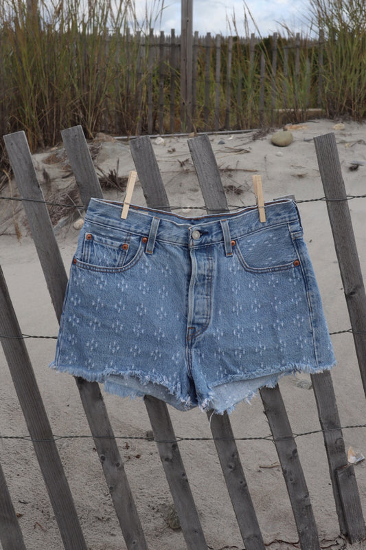 Levi’s Shorts - Size 28