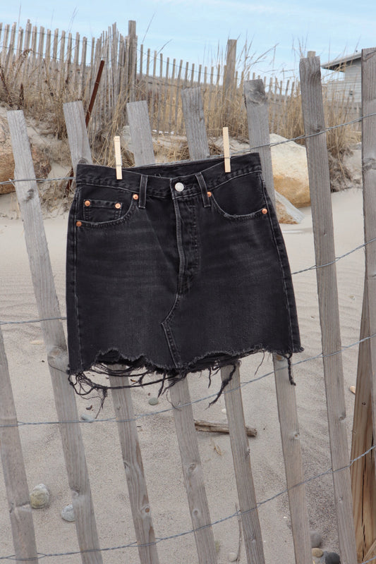 Levi’s Skirt - Size 25