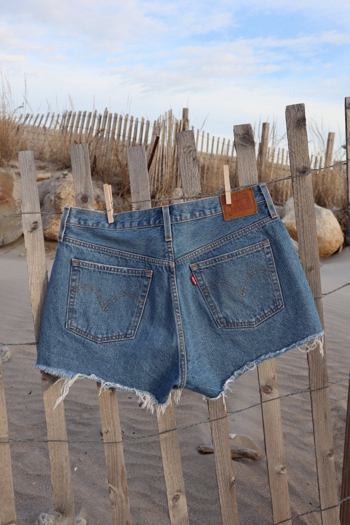 Levi’s Shorts - Size 31