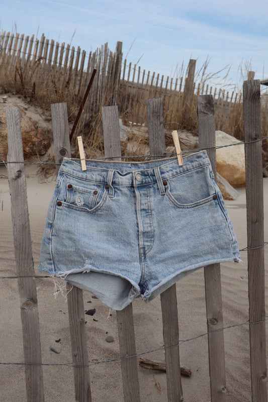 Levi’s Shorts - Size 27