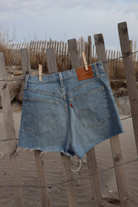 Levi’s Shorts - Size 27