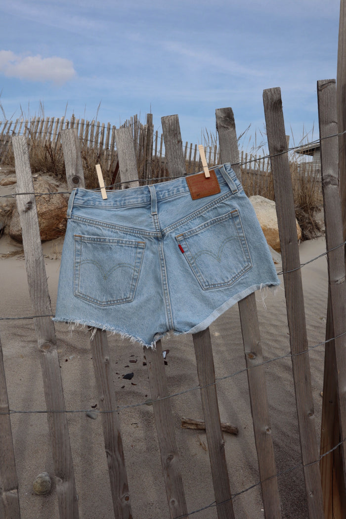Levi’s Shorts - Size 27