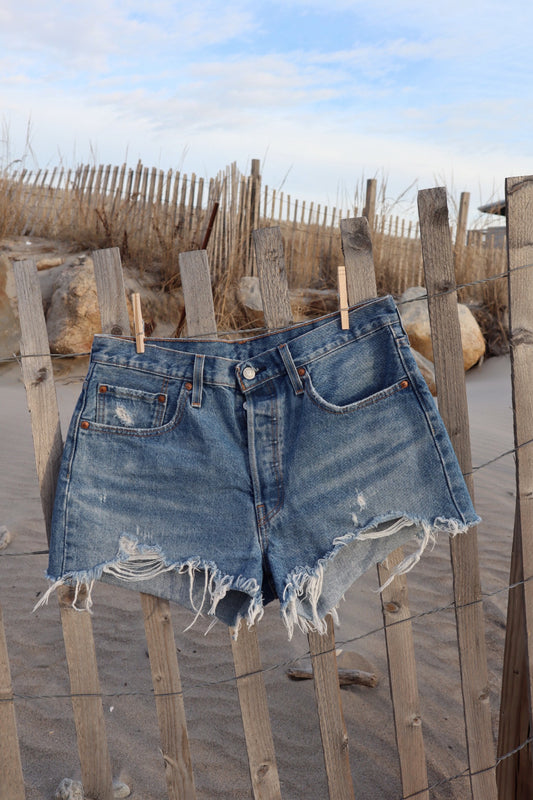 Levi’s Shorts - Size 31